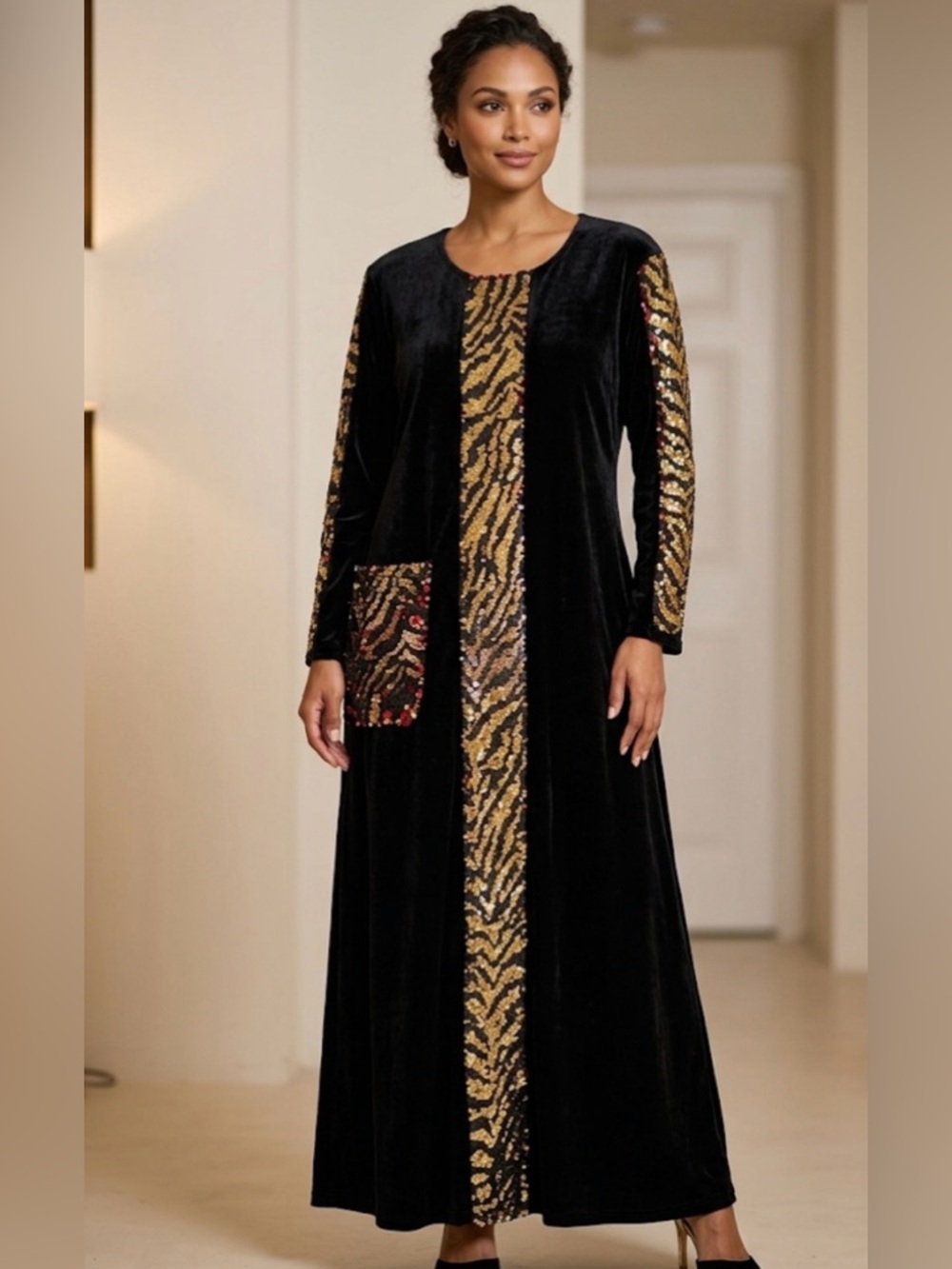 Stunning Egyptian Velvet Kaftan – Brand New with Tags